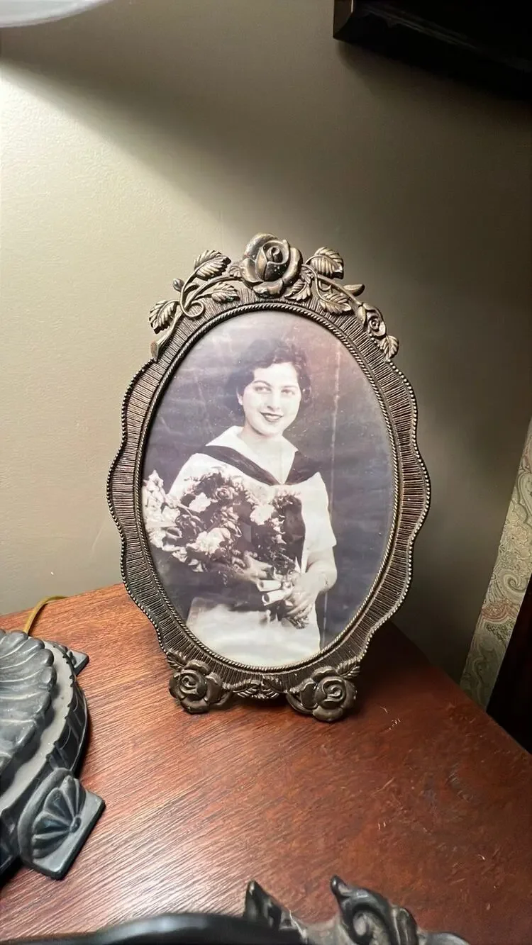 Heavy Vintage Oval Bronze Frame